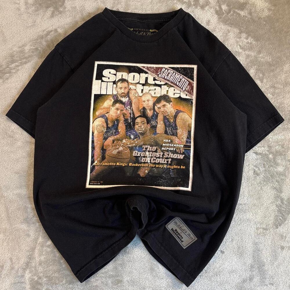 Mitchell & Ness Sacramento Kings Sports Illustrated Graphic T Shirt Size M